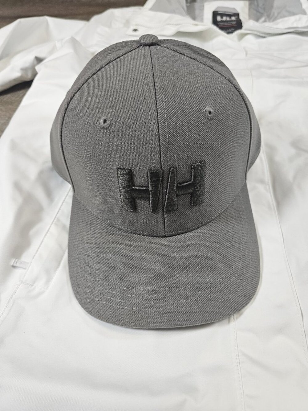 Helly Hansen HH Brand Cap Concrete Grey Adjustable Strapback Hat NWT